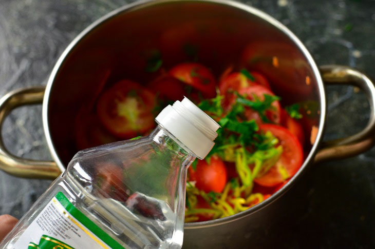 Salad of tomatoes and peppers - a great preparation for the winter