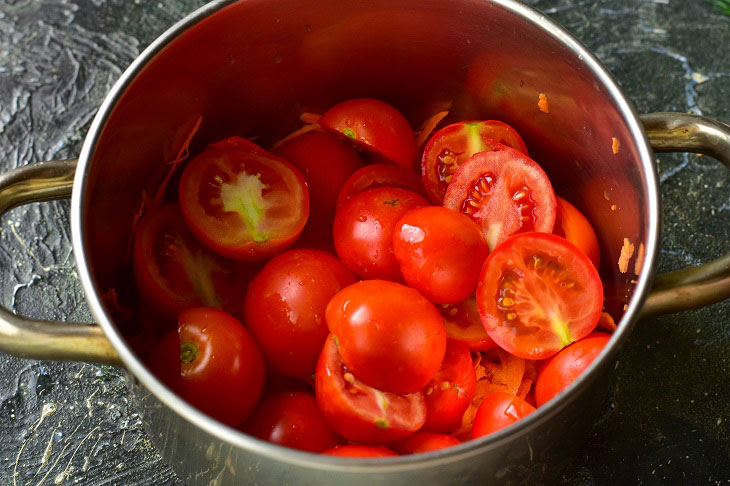 Salad of tomatoes and peppers - a great preparation for the winter