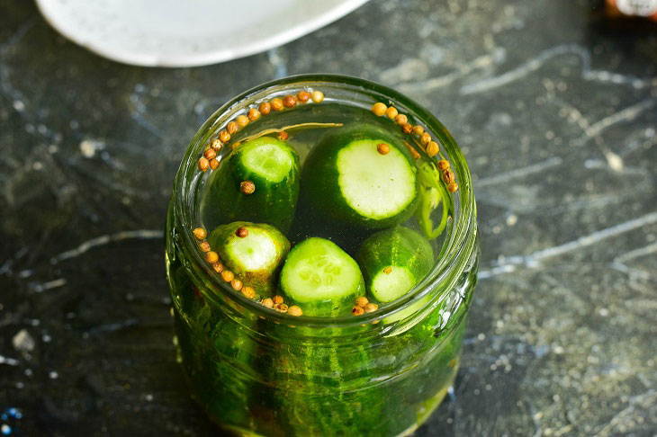 Cucumbers "Molodenovskie" for the winter - spicy and crispy