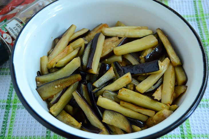 Pickled mildly spicy eggplants - an interesting preparation for the winter