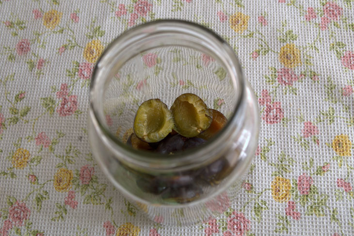 Plum kvass of natural fermentation - a step by step recipe with a photo