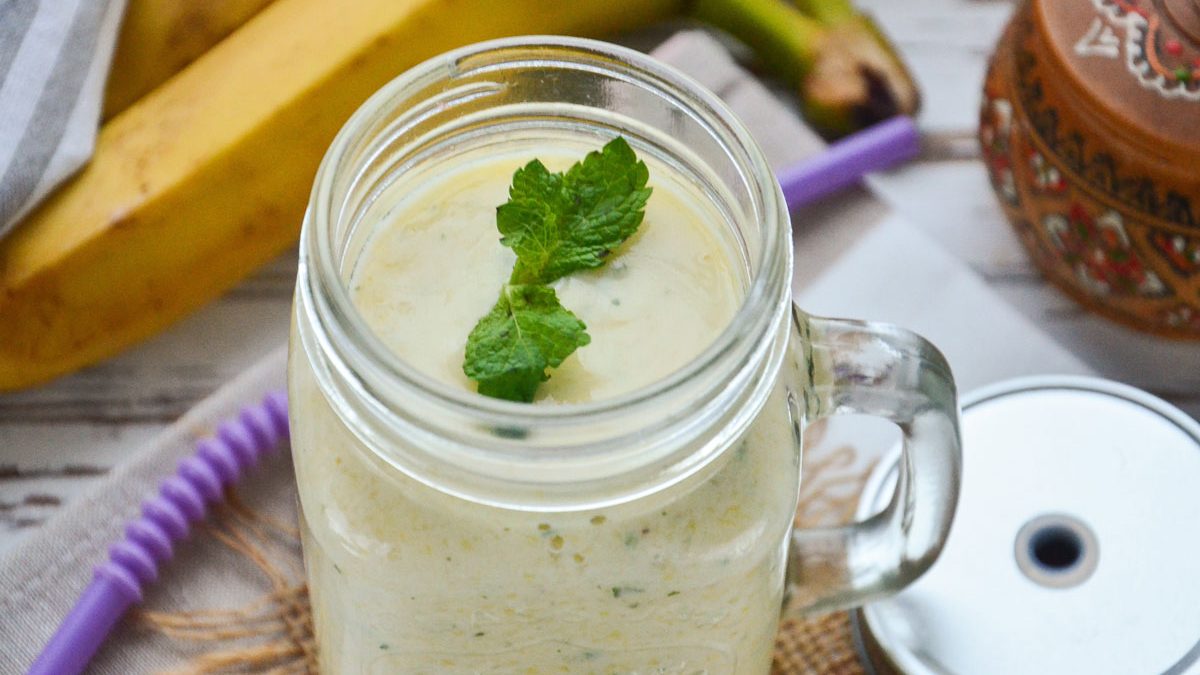 Mango and banana smoothie is a delicious and incredibly healthy drink