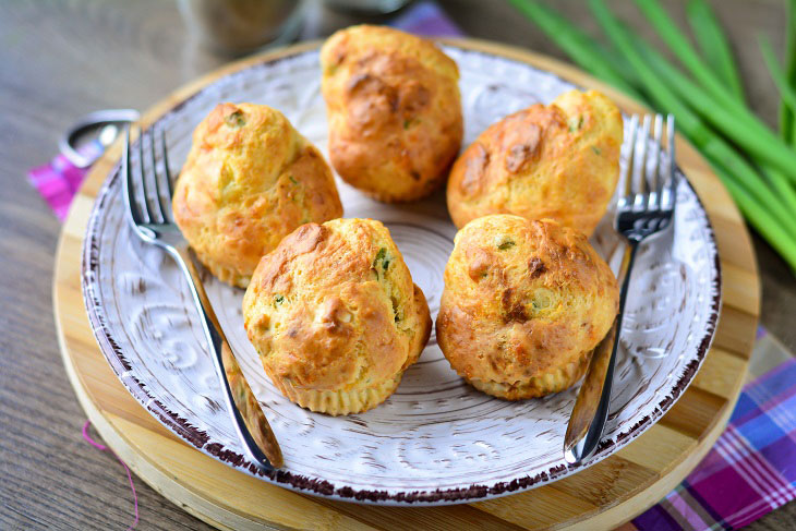 Cheese muffins with green onions - a delicious and original snack