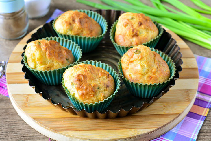 Cheese muffins with green onions - a delicious and original snack