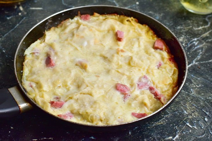 Lavash cake with sausage - an interesting quick snack