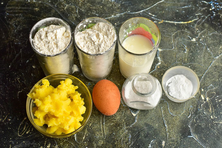 Gates with potatoes on kefir - a hearty and original snack