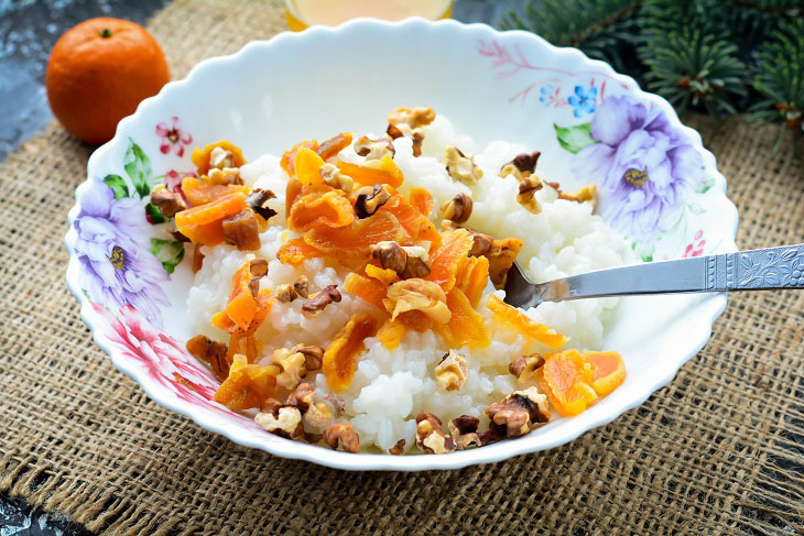 Rice kutia with dried apricots for the Christmas table - a delicious and easy recipe