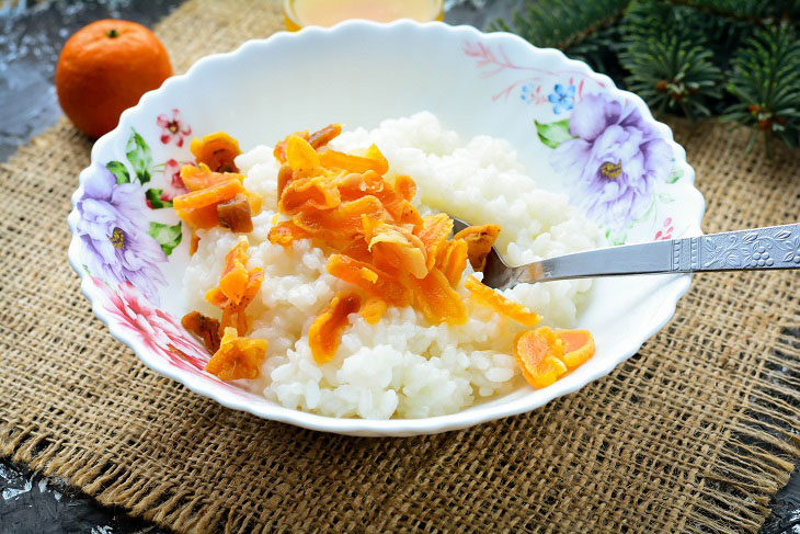 Rice kutia with dried apricots for the Christmas table - a delicious and easy recipe