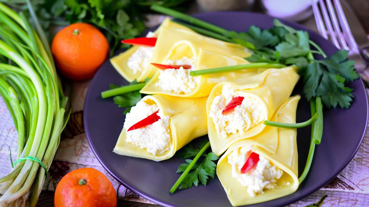 Appetizer “Calla” from processed cheese – tasty, beautiful and original