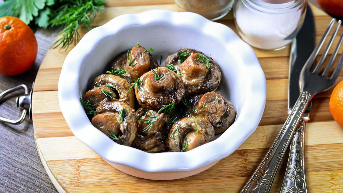 Whole mushrooms in the oven – a juicy and tasty snack