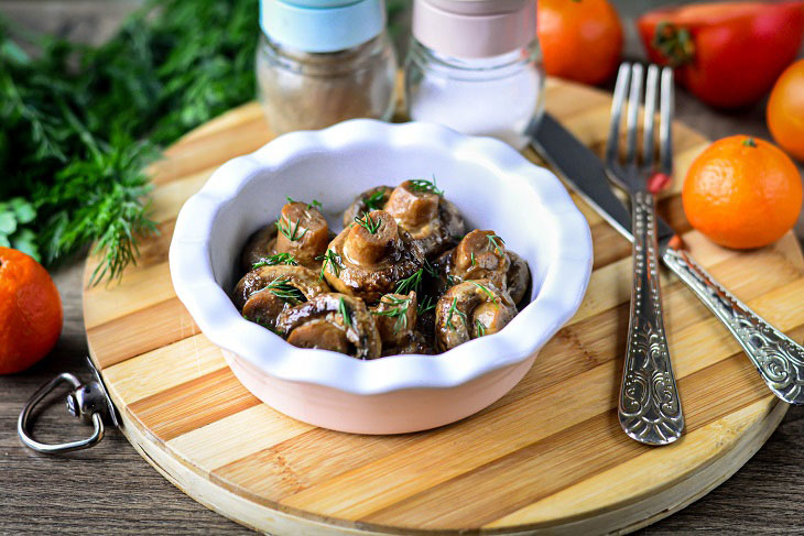 Whole mushrooms in the oven - a juicy and tasty snack