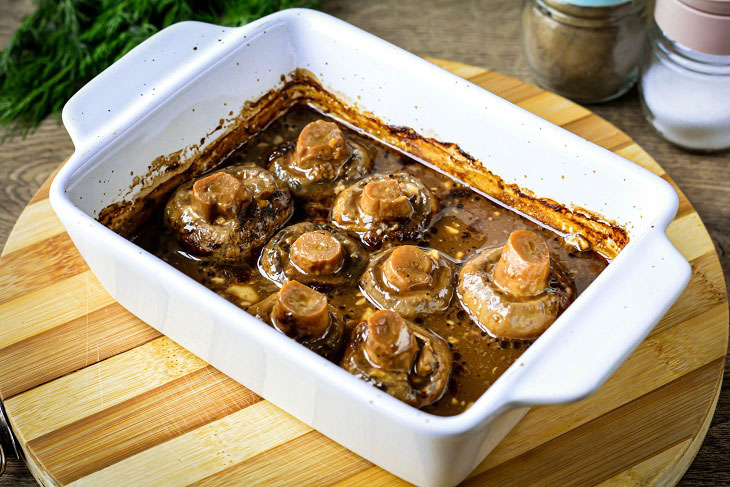 Whole mushrooms in the oven - a juicy and tasty snack