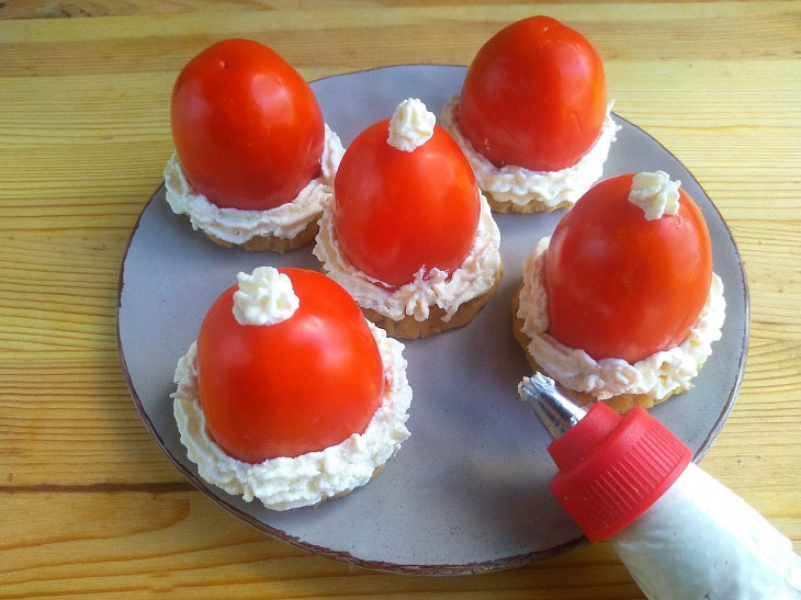 New Year's tomato caps - a bright and unusual snack