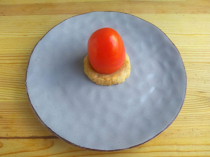 New Year's tomato caps - a bright and unusual snack