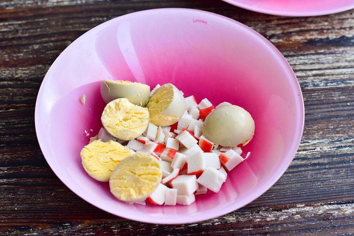 Stuffed eggs "Santa Claus" - an interesting snack on the New Year's table