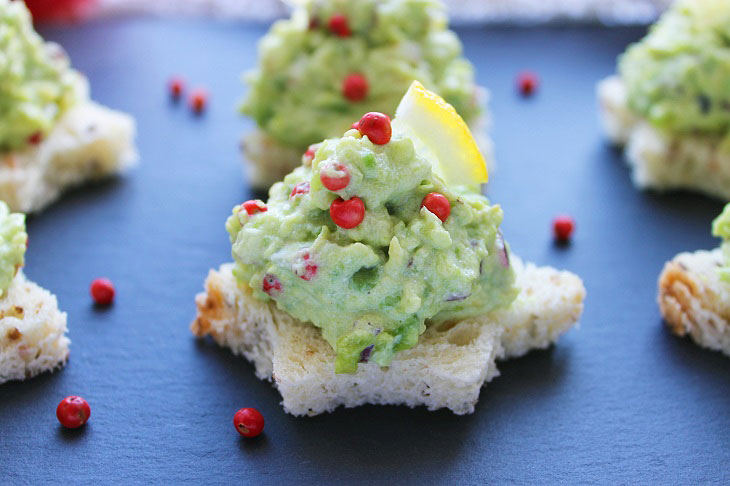 Avocado appetizer "Christmas Trees" - a real decoration of the festive table