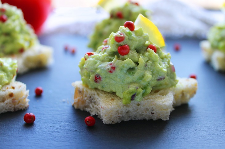 Avocado appetizer "Christmas Trees" - a real decoration of the festive table