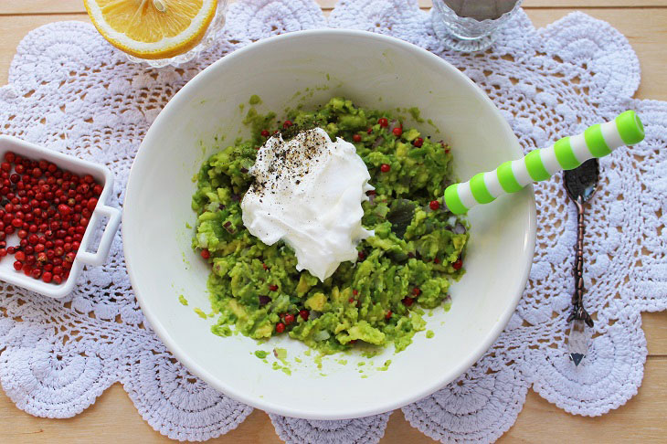 Avocado appetizer "Christmas Trees" - a real decoration of the festive table