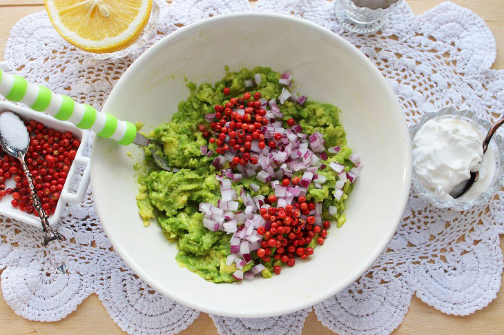 Avocado appetizer "Christmas Trees" - a real decoration of the festive table