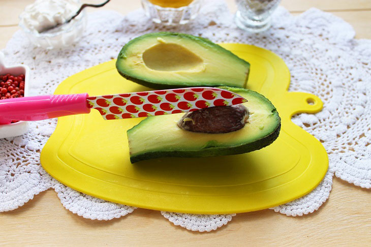 Avocado appetizer "Christmas Trees" - a real decoration of the festive table