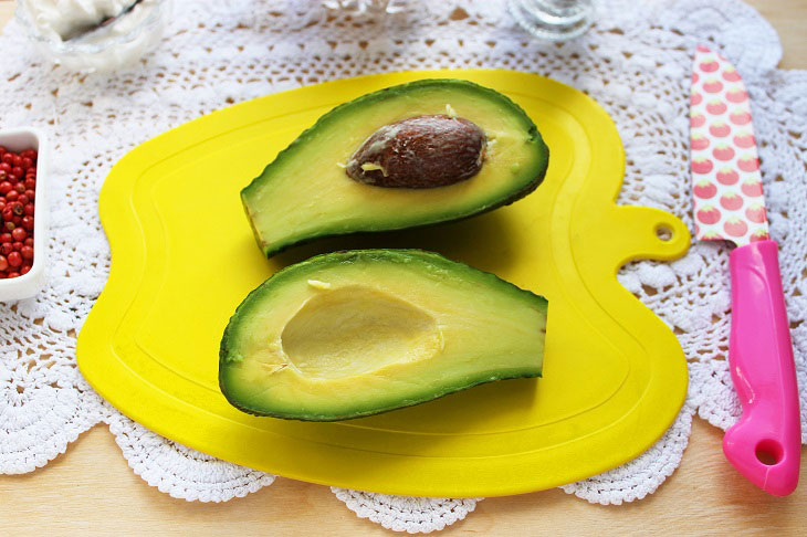 Avocado appetizer "Christmas Trees" - a real decoration of the festive table