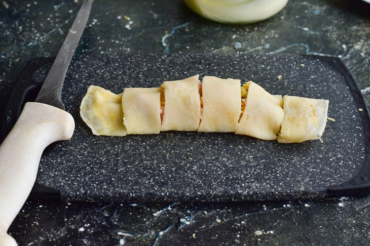 Festive pancake rolls - original and tasty