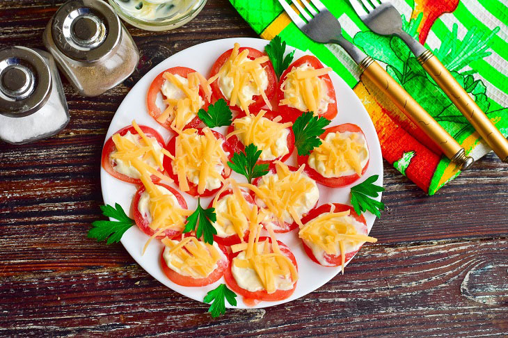 Tomatoes in Italian - an excellent snack on the festive table