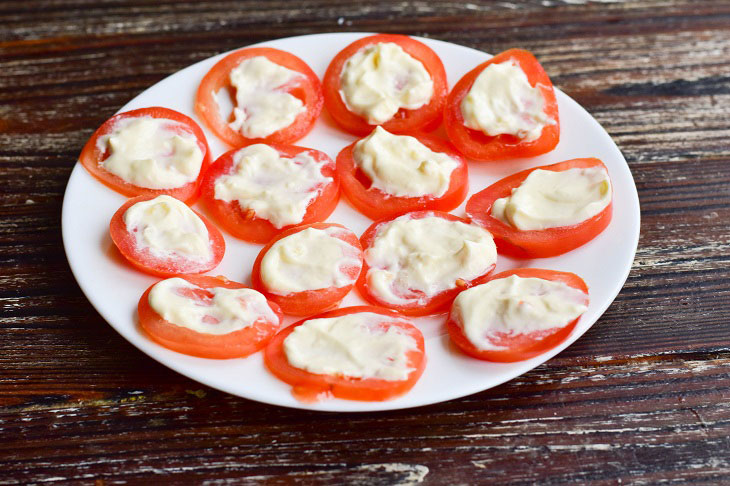 Tomatoes in Italian - an excellent snack on the festive table