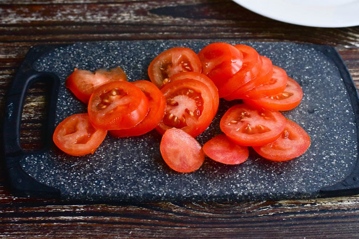 Tomatoes in Italian - an excellent snack on the festive table