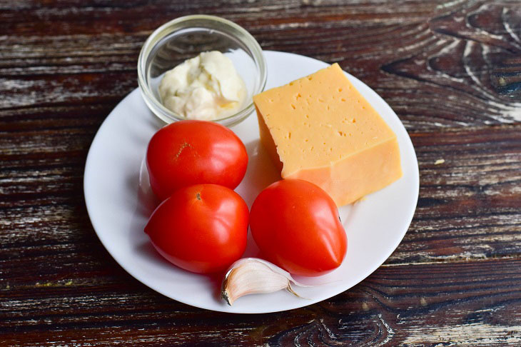 Tomatoes in Italian - an excellent snack on the festive table