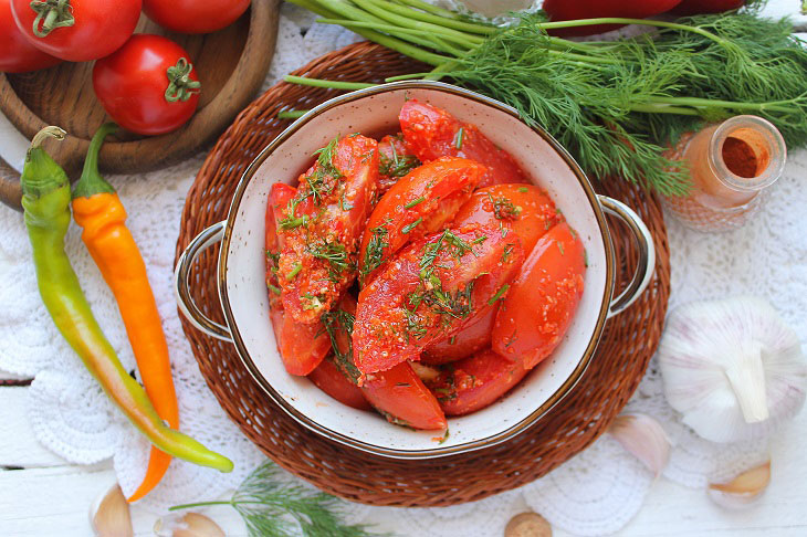 Appetizer of tomatoes "Lecho on the contrary" - a delicious seasonal dish