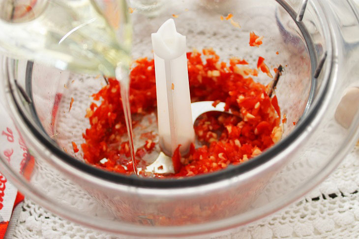 Appetizer of tomatoes "Lecho on the contrary" - a delicious seasonal dish