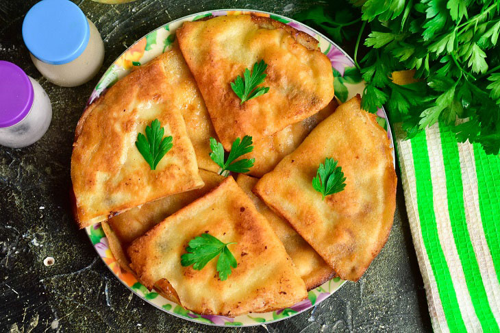 Benderiki with meat - delicious and crispy pancakes in Ukrainian