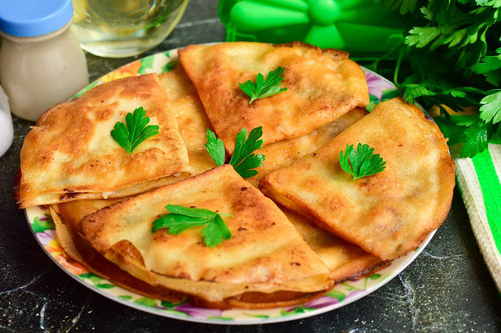 Benderiki with meat - delicious and crispy pancakes in Ukrainian