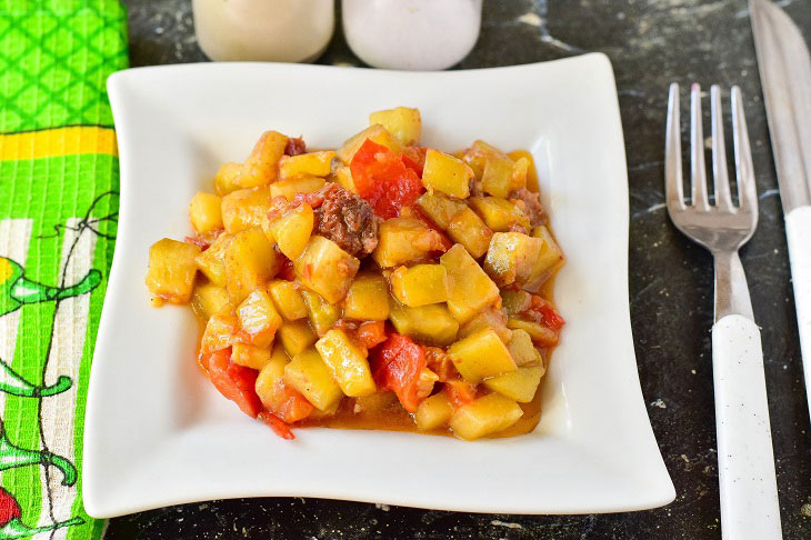 Eggplant with stew and tomatoes - a spicy and fragrant appetizer