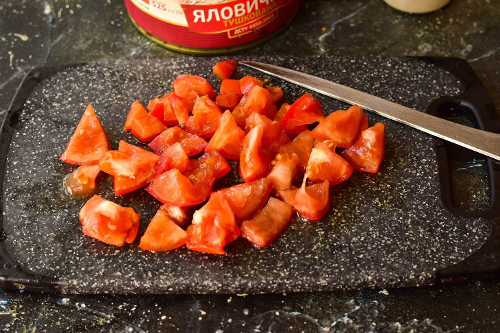 Eggplant with stew and tomatoes - a spicy and fragrant appetizer