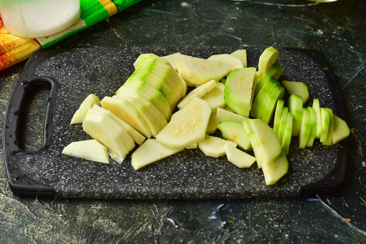 Korean-style crispy zucchini - an original and simple recipe