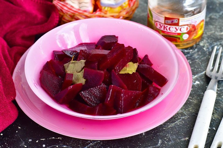 Marinated beets in Greek - an interesting vegetable snack