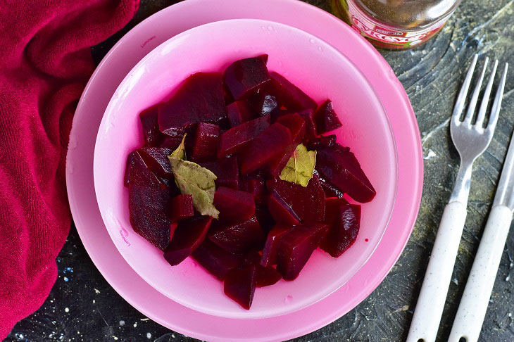 Marinated beets in Greek - an interesting vegetable snack