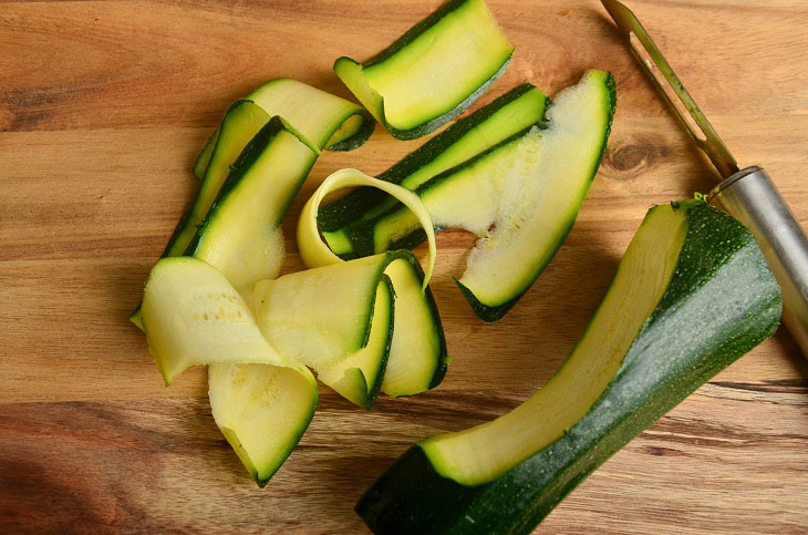 Lightly salted zucchini in a bag with garlic - a quick and easy snack