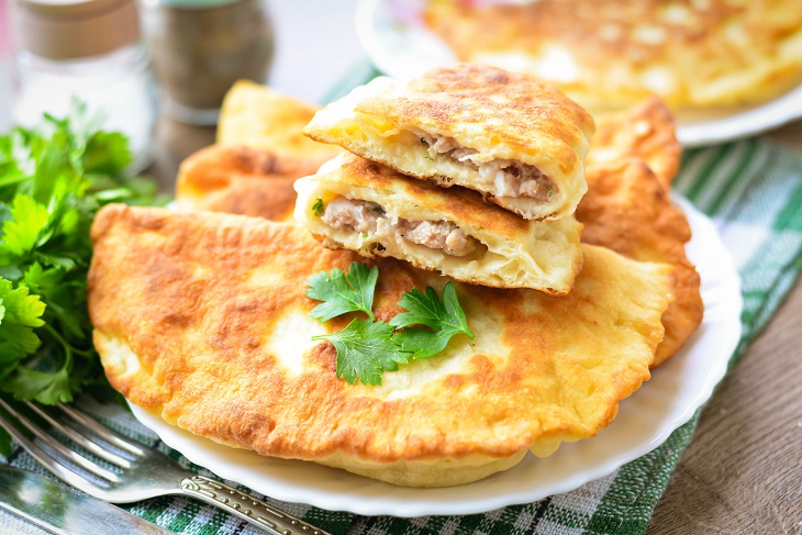 Chebureks on kefir with meat - juicy, crispy and fragrant