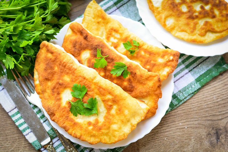 Chebureks on kefir with meat - juicy, crispy and fragrant