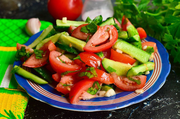 Lightly salted tomatoes and cucumbers in a bag - a simple and tasty recipe