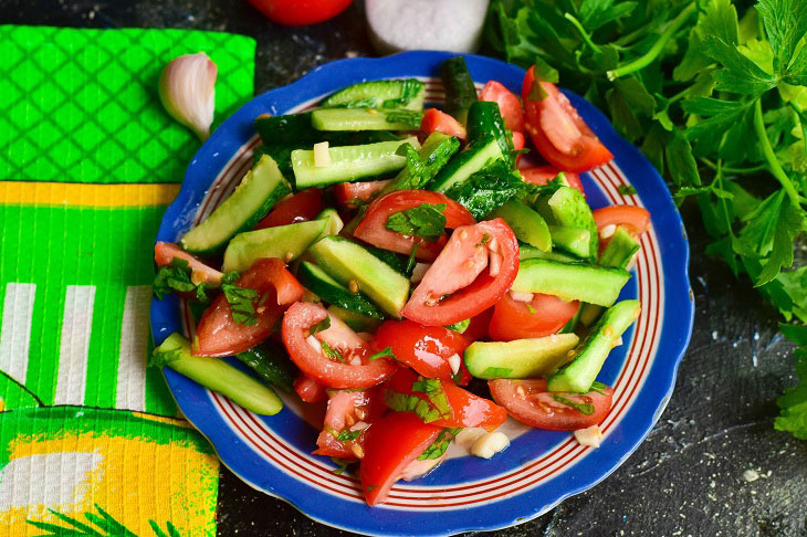 Lightly salted tomatoes and cucumbers in a bag - a simple and tasty recipe