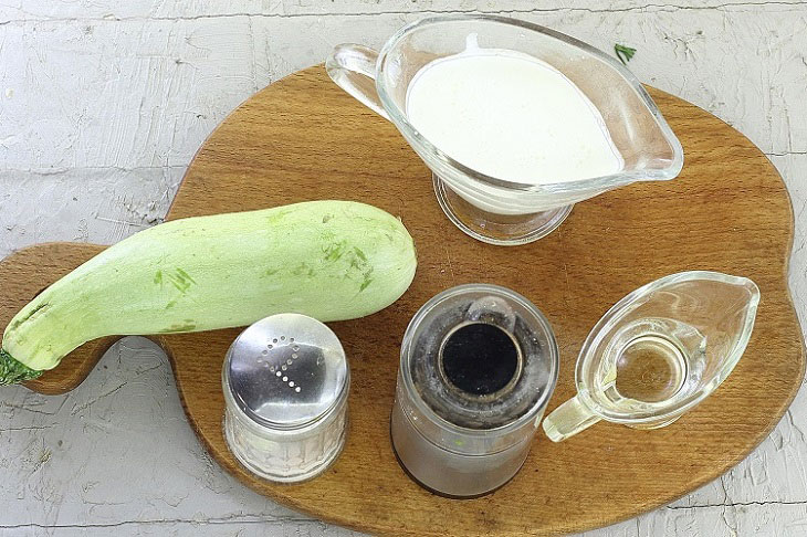 Zucchini in cream in the oven - a tender and tasty snack