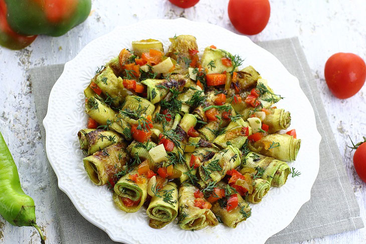 Zucchini in honey marinade - a spicy sweet and spicy snack