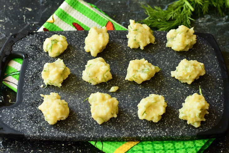 Potato croquettes with herbs - a quick recipe for busy housewives