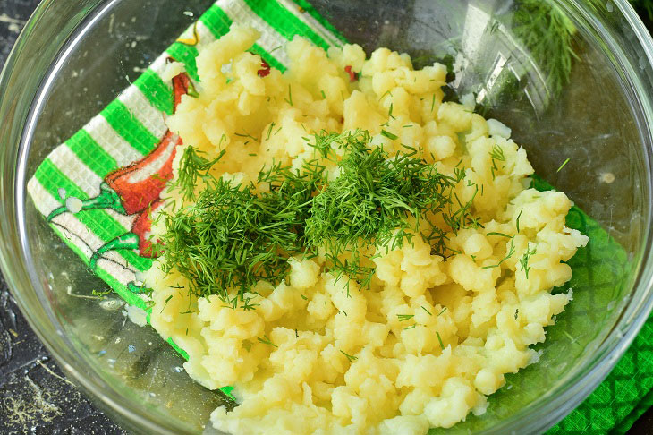 Potato croquettes with herbs - a quick recipe for busy housewives