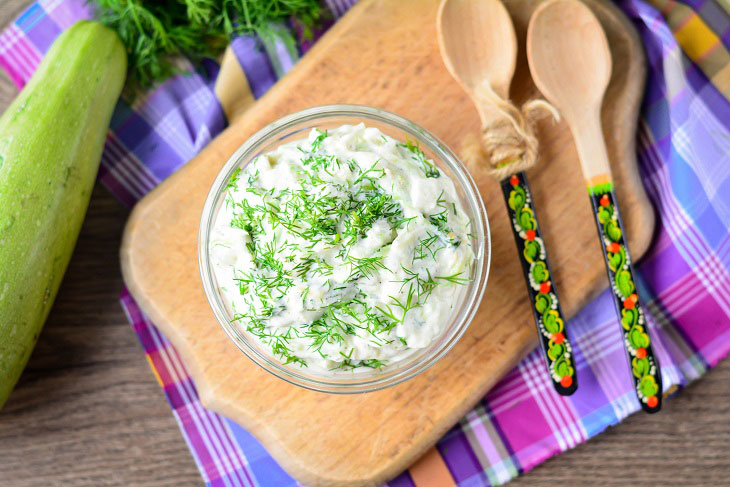 Zucchini in Fözelek sour cream - a traditional Hungarian dish