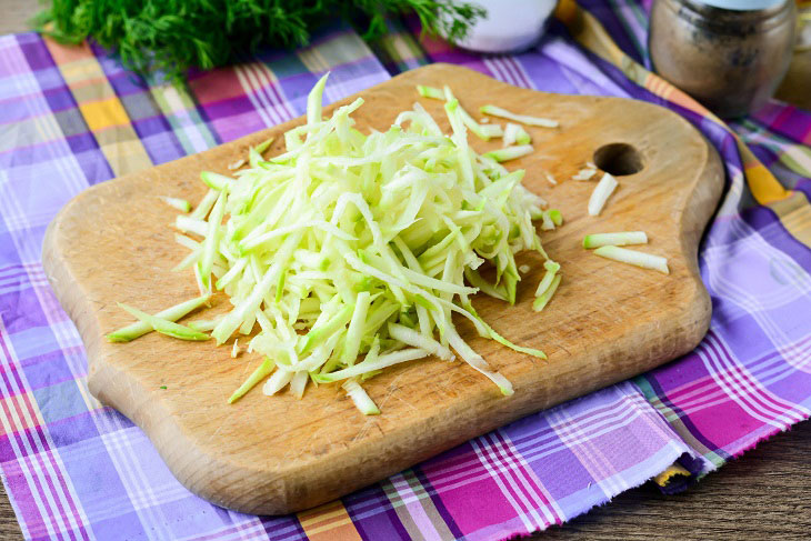 Zucchini in Fözelek sour cream - a traditional Hungarian dish